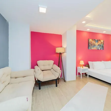Lovely Near In Muratpasa, Appartement *